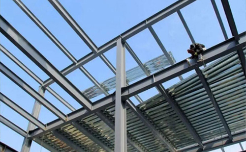 平凉钢结构加工中的切割与钻孔精度控制要点